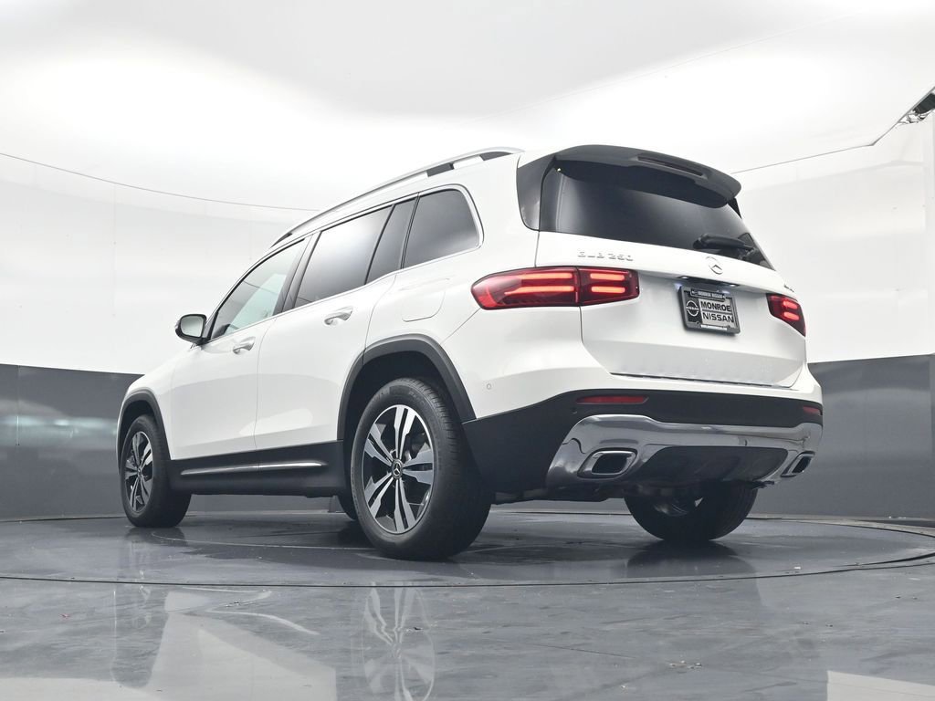 Used 2025 Mercedes-Benz GLB 250 4MATIC image 19