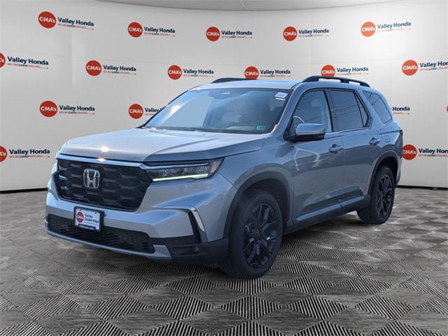 New 2025 Honda Pilot Touring image 1