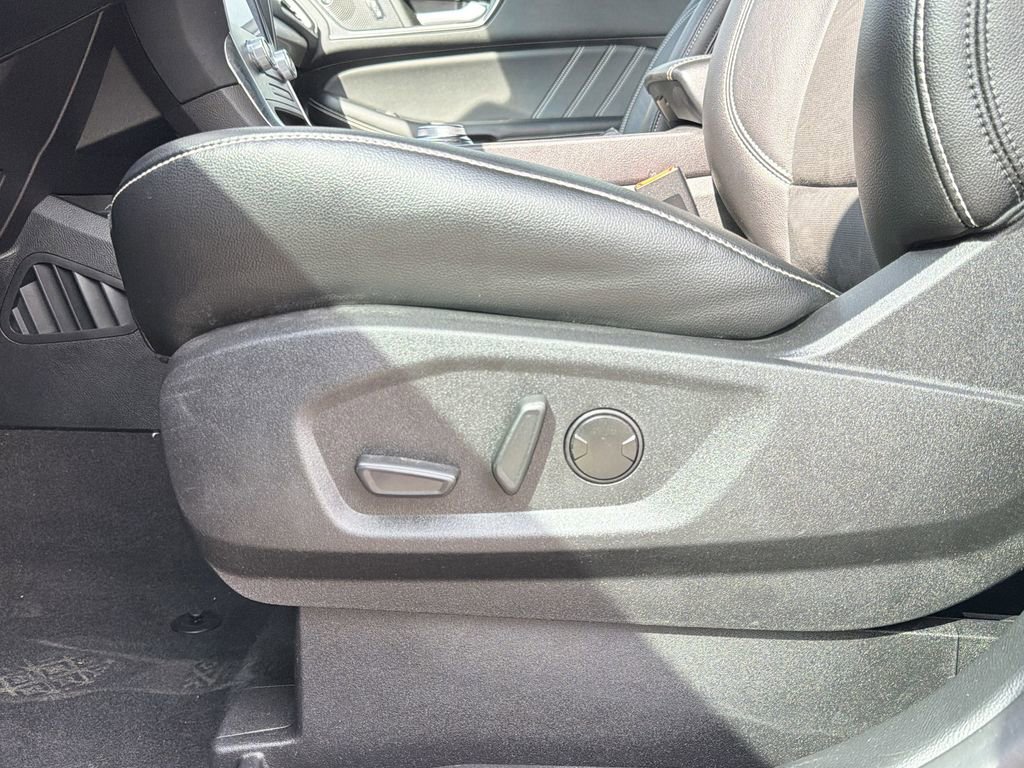 Used 2022 Ford Edge ST image 20