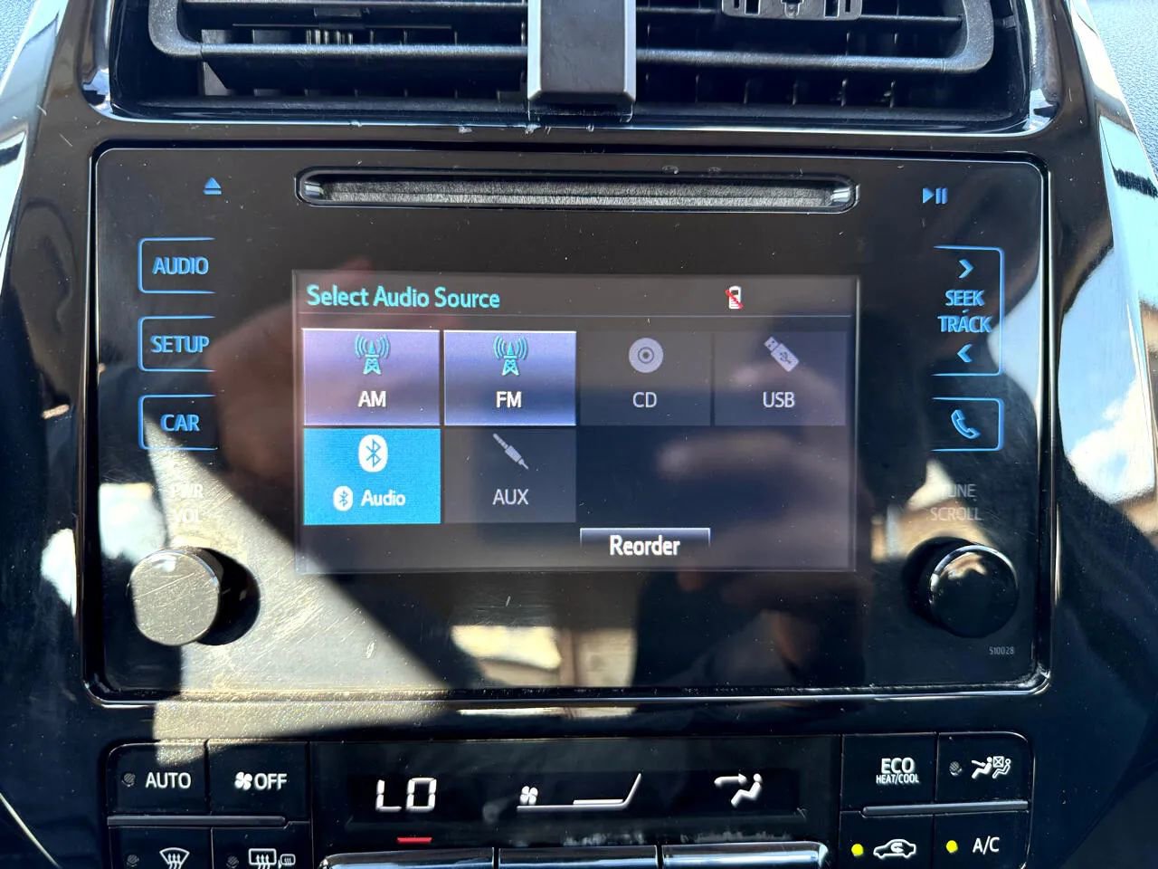 Used 2017 Toyota Prius FWD image 15