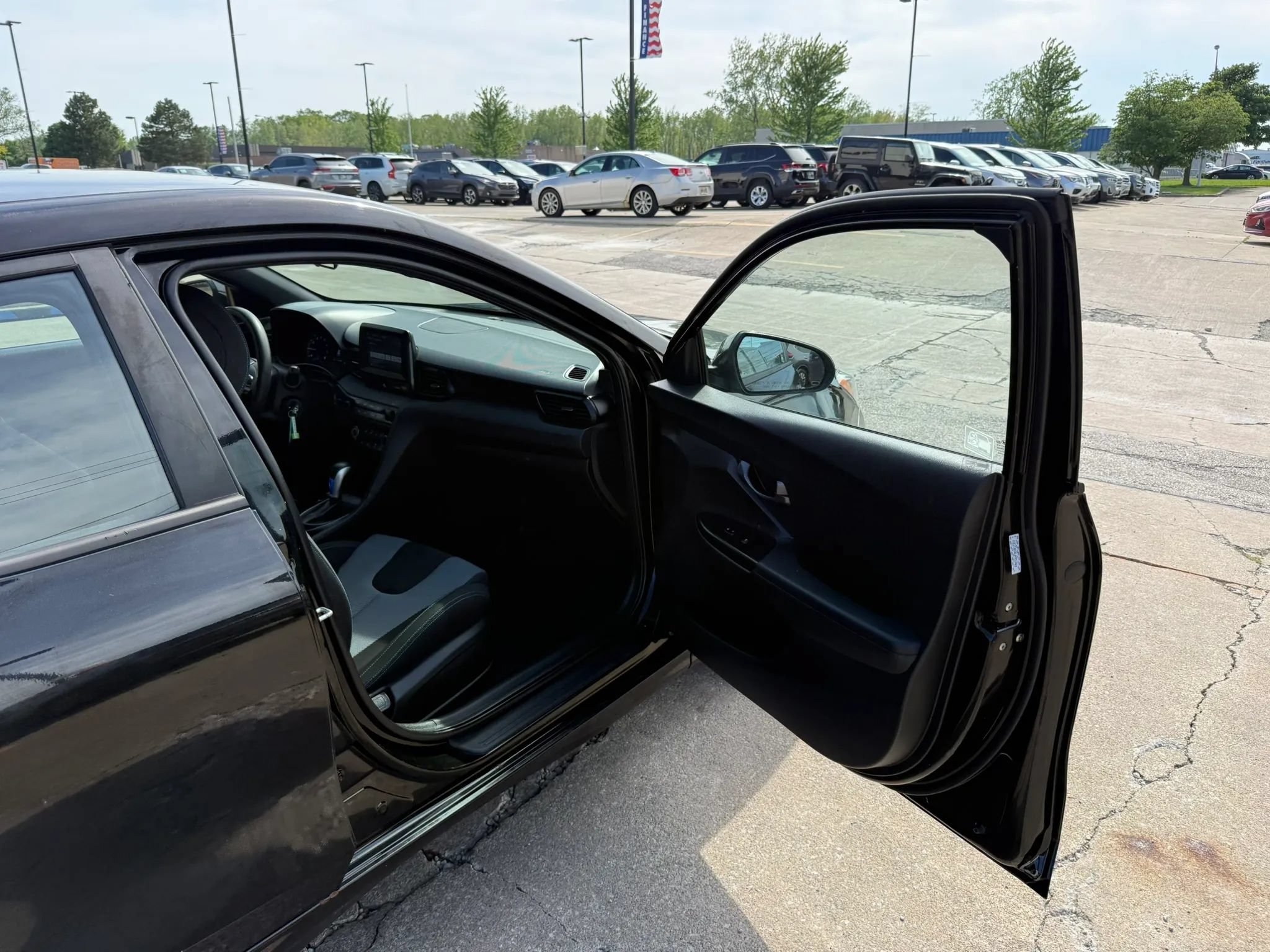 Used 2019 Hyundai Veloster 2.0 FWD image 23