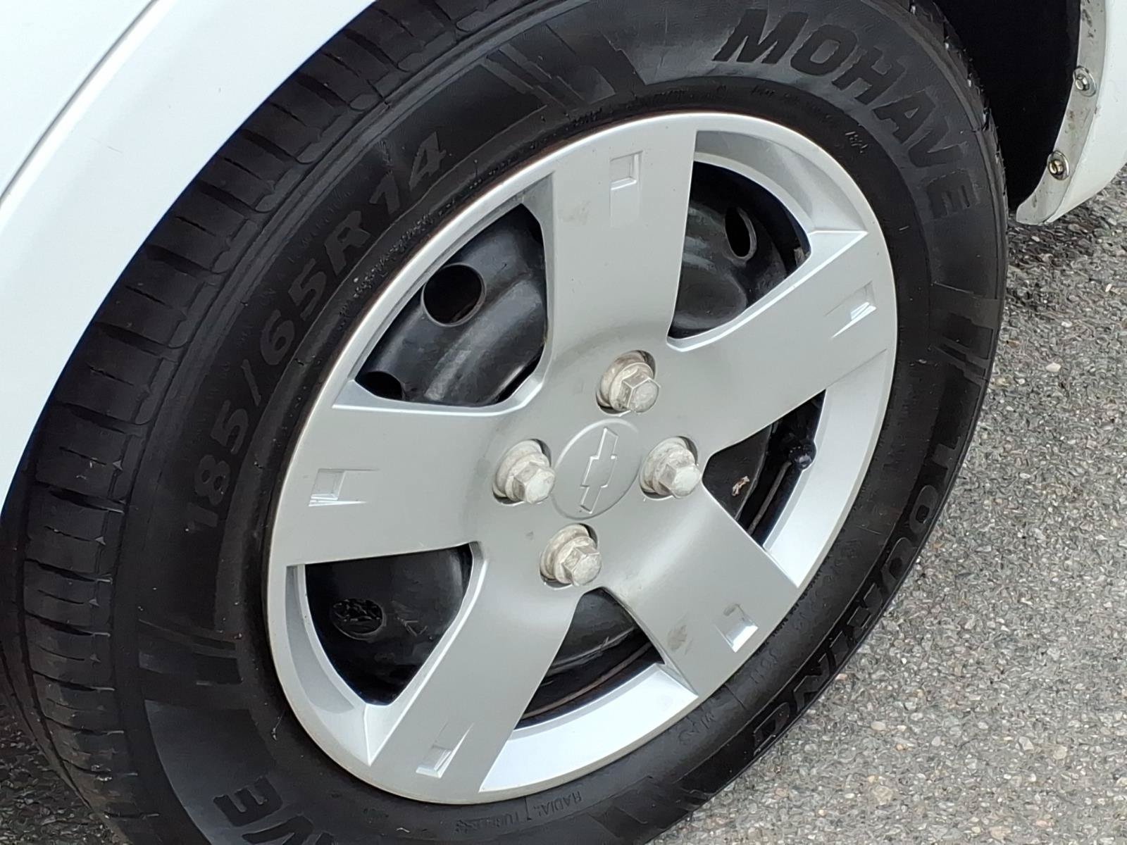 Used 2011 Chevrolet Aveo LT FWD image 10