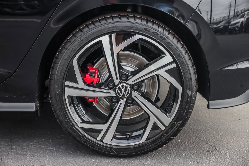 New 2025 Volkswagen GTI SE image 4