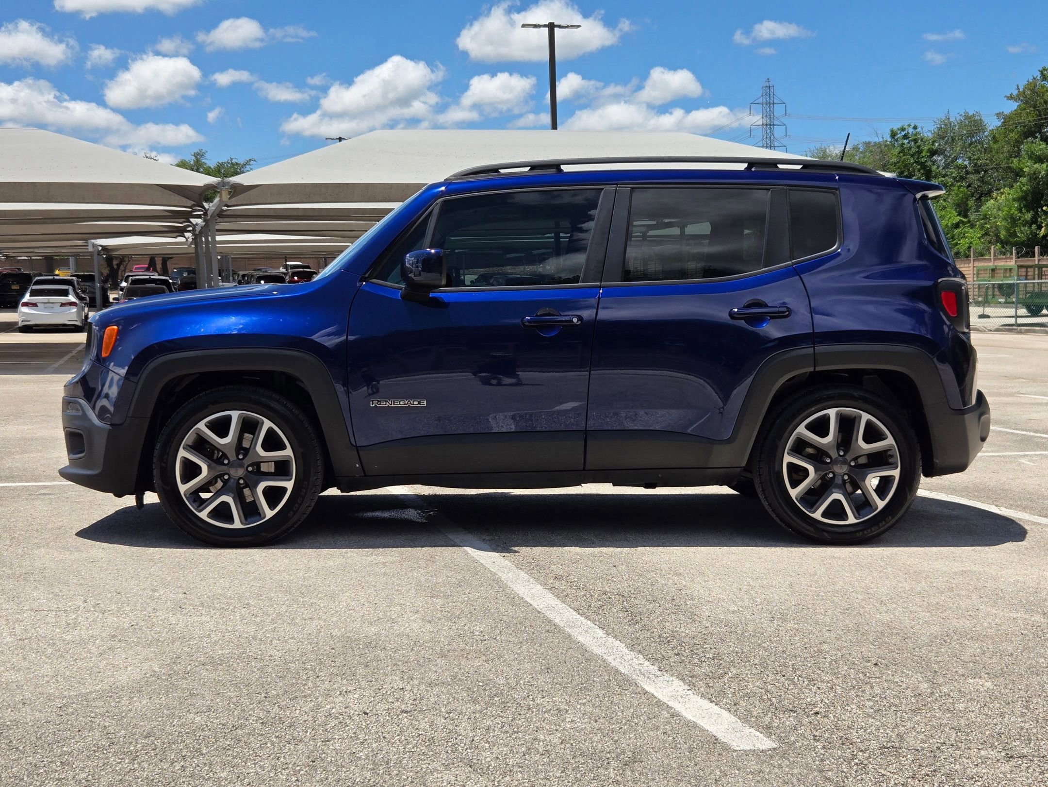Used 2018 Jeep Renegade Latitude FWD image 7
