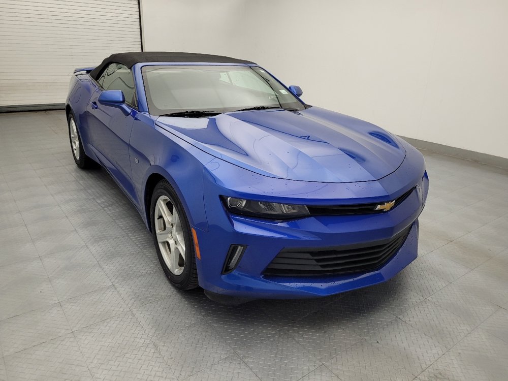 Used 2018 Chevrolet Camaro LT RWD image 13