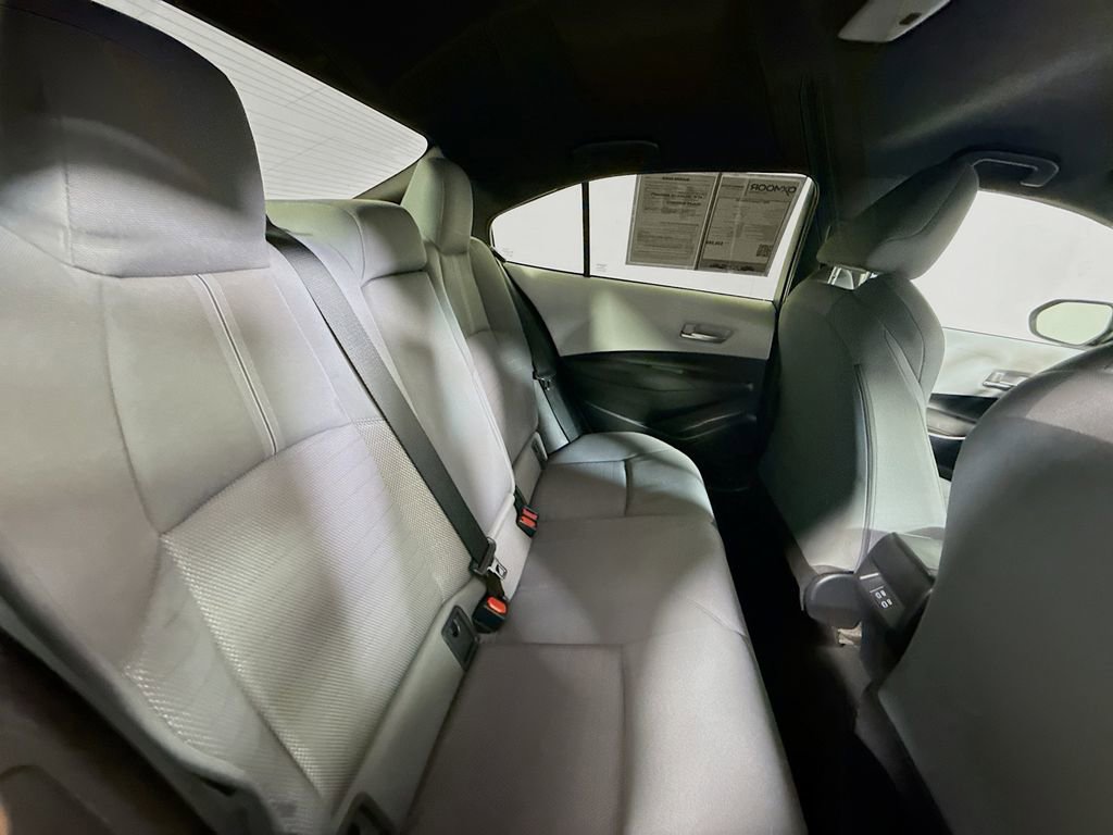 Used 2025 Toyota Corolla SE image 24