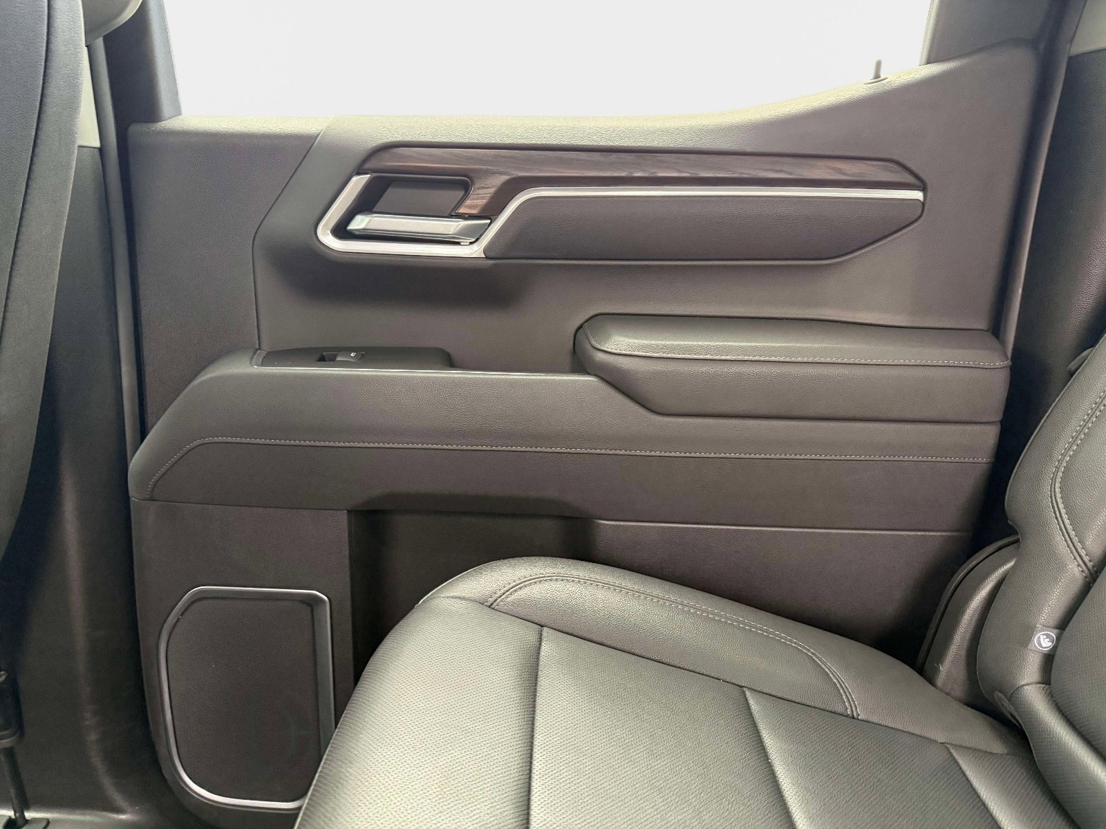 Used 2026 GMC Sierra 1500 SLT image 16