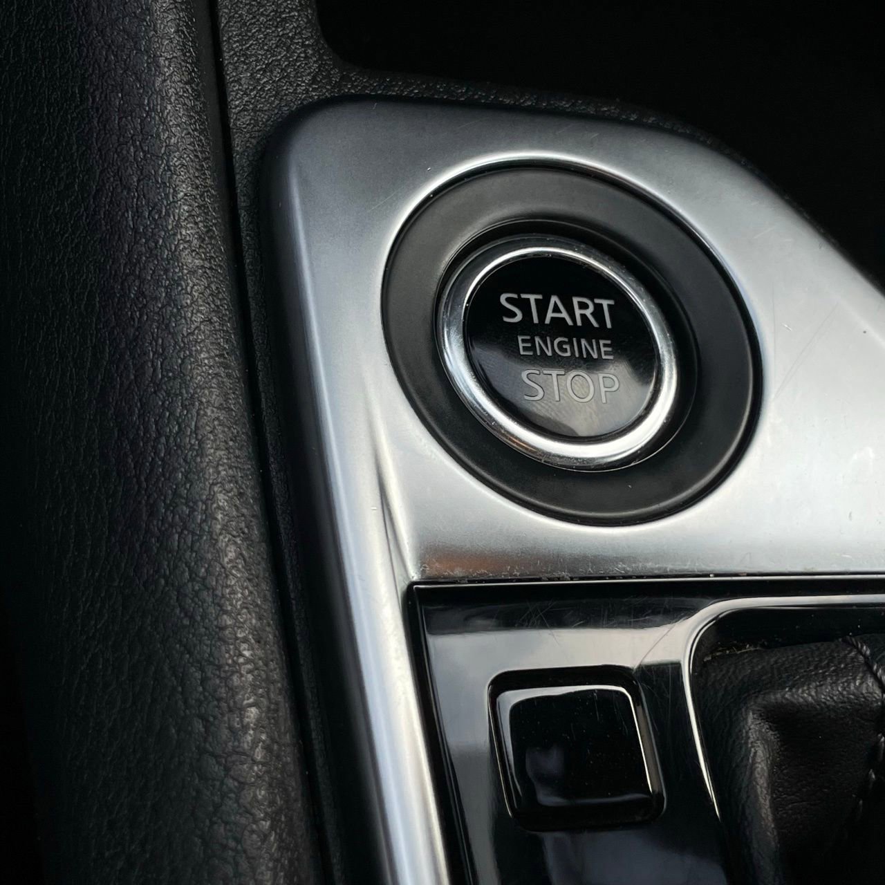 Used 2024 Nissan Sentra SV FWD image 17