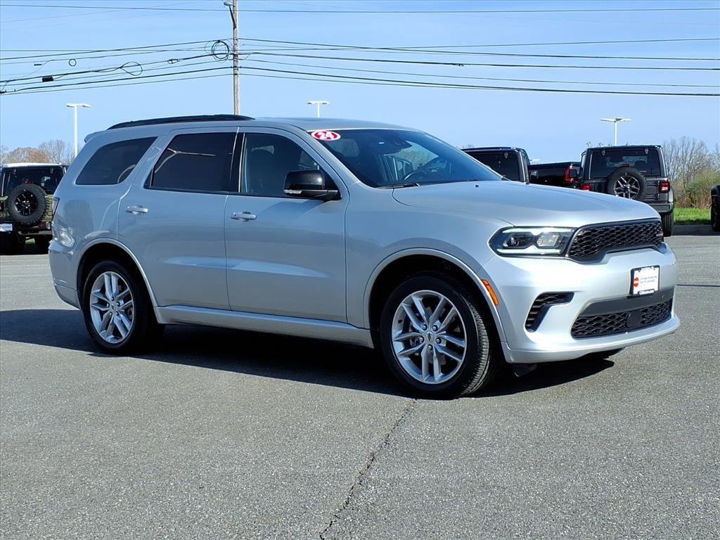 Used 2024 Dodge Durango GT image 2