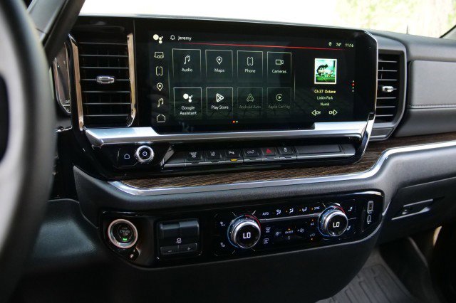 Used 2024 GMC Sierra 3500 SLE w/ SLE Convenience Package image 9