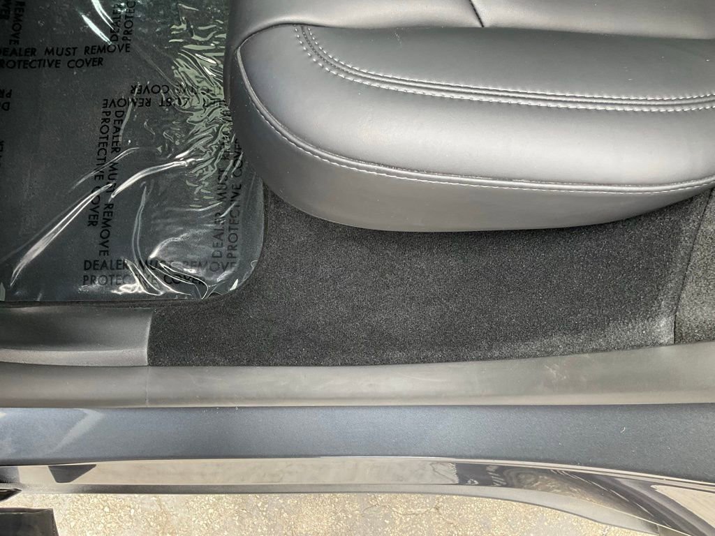 Used 2023 Tesla Model Y 2WD image 27