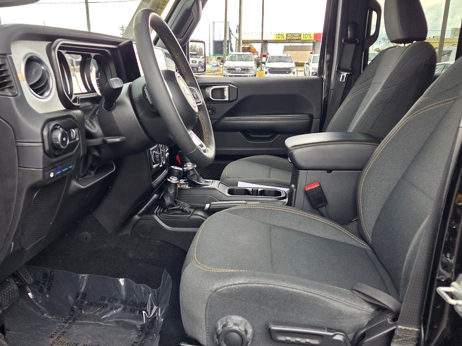 Used 2024 Jeep Wrangler Unlimited Sahara image 5