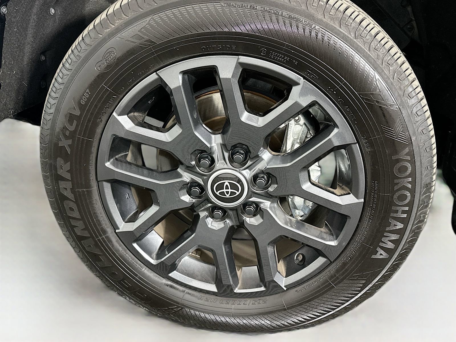 Used 2024 Toyota Tundra Platinum image 31