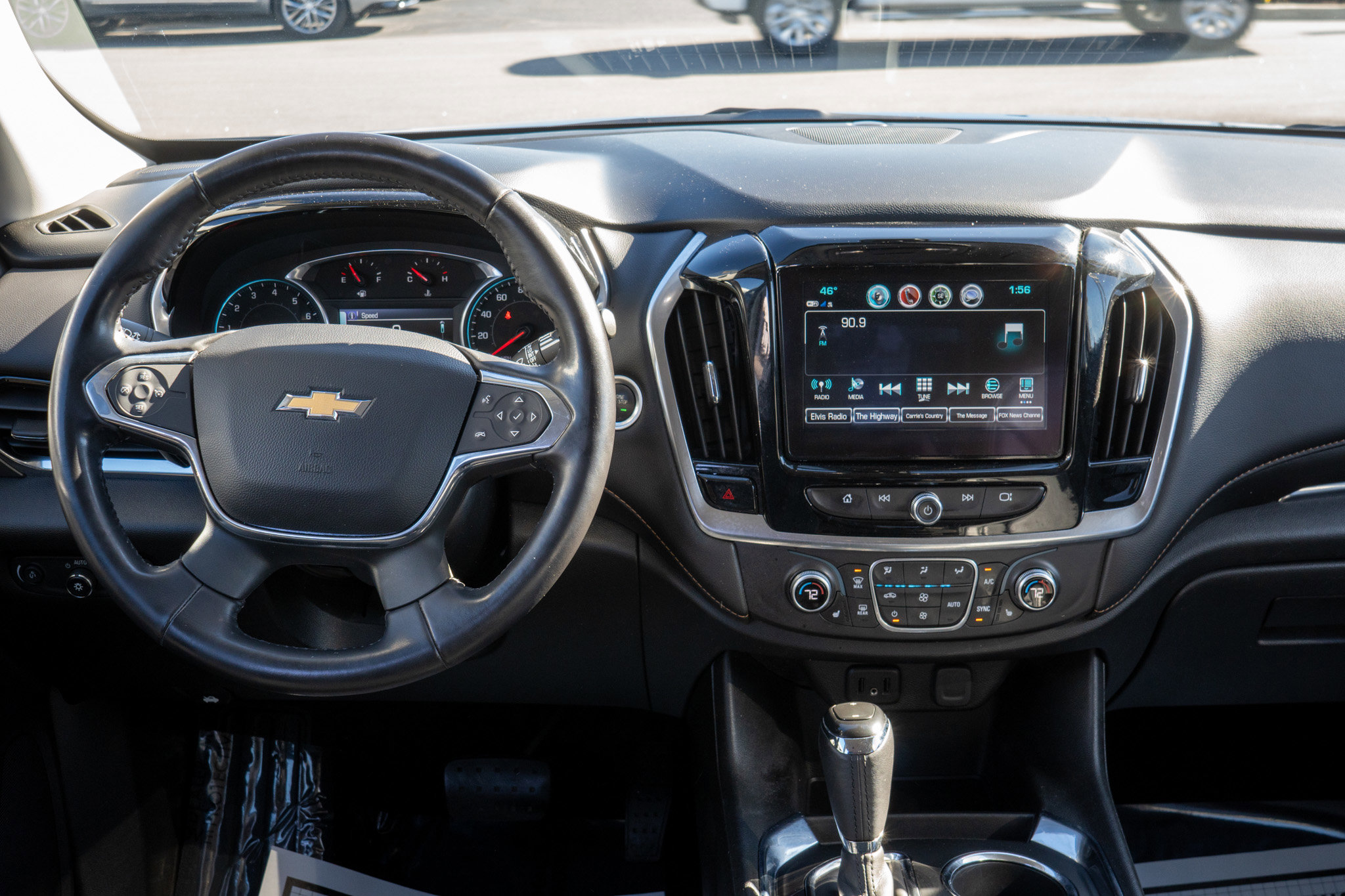 Used 2019 Chevrolet Traverse LT image 11