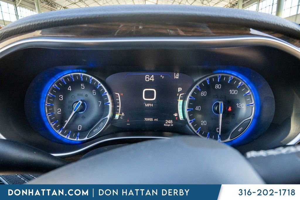 Used 2023 Chrysler Pacifica Limited FWD image 6
