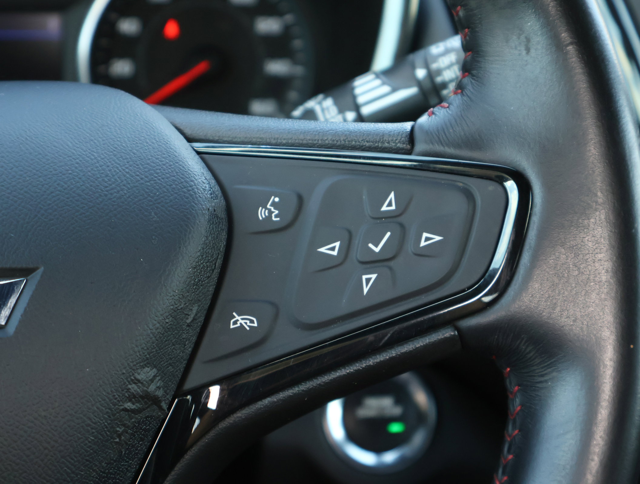 Used 2022 Chevrolet Equinox RS w/ Infotainment Package image 15