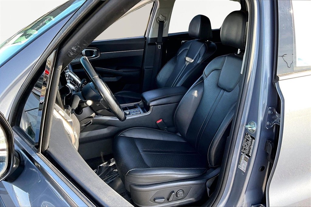 Used 2021 Kia Sorento S image 25