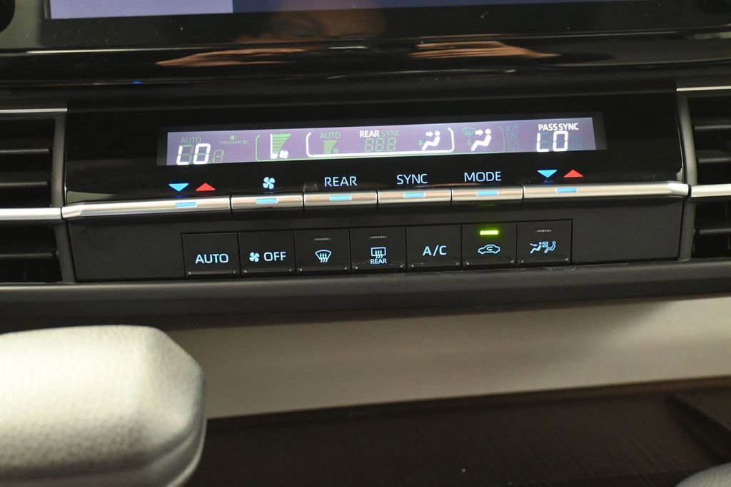 Used 2022 Toyota Sienna LE FWD image 21