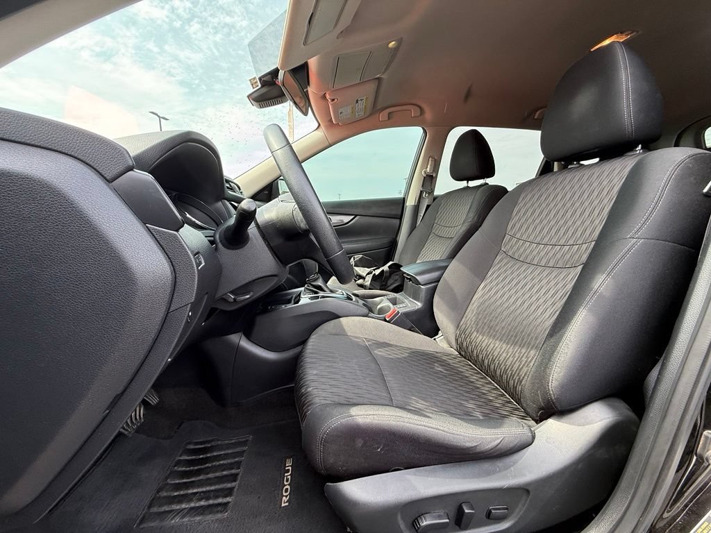 Used 2019 Nissan Rogue SV w/ Premium Package FWD image 20