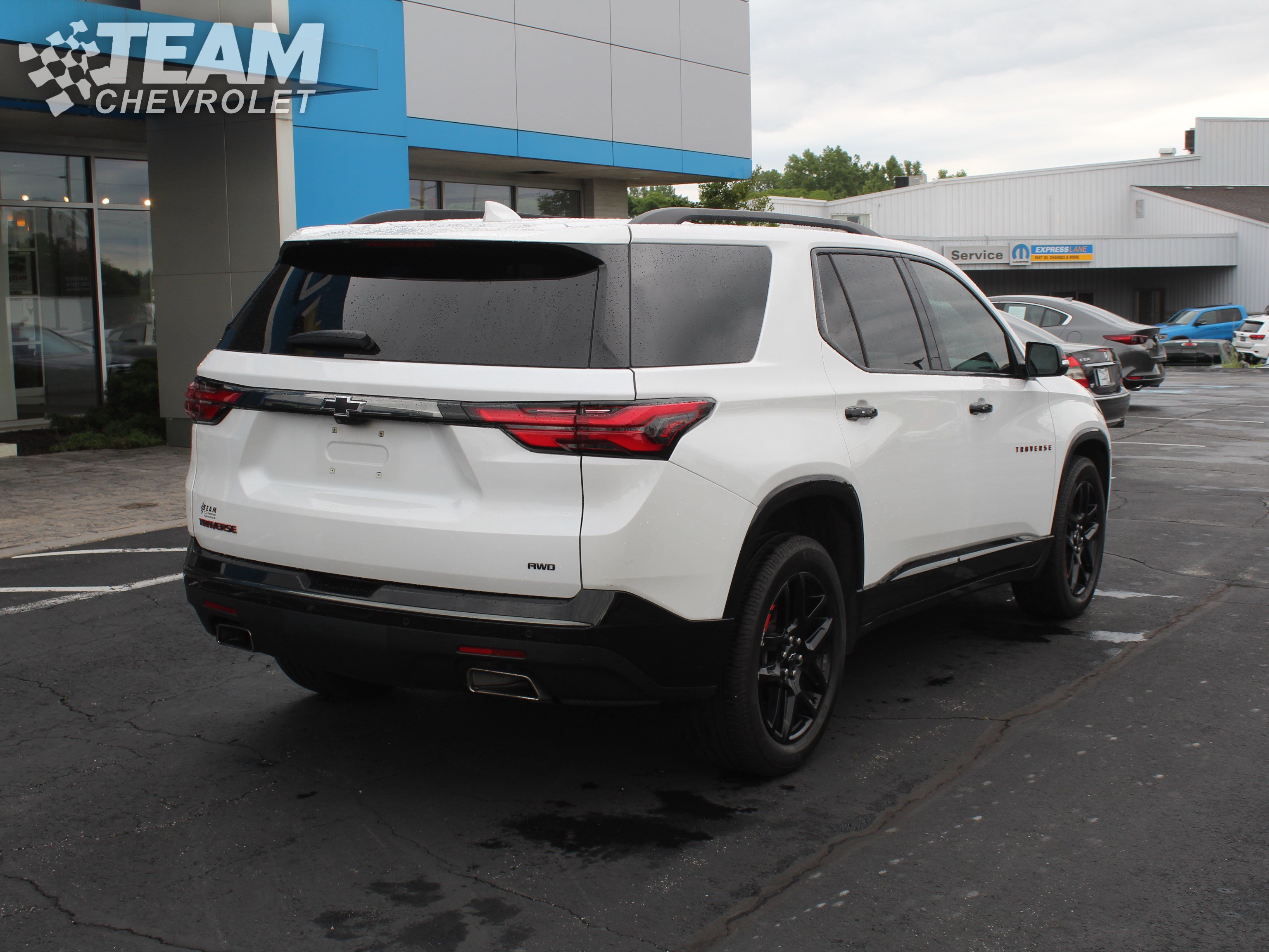 Used 2022 Chevrolet Traverse Premier w/ Redline Edition AWD/4WD image 4