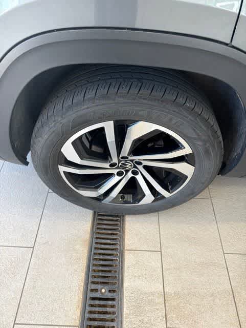 Used 2023 Volkswagen Atlas SEL AWD/4WD image 5