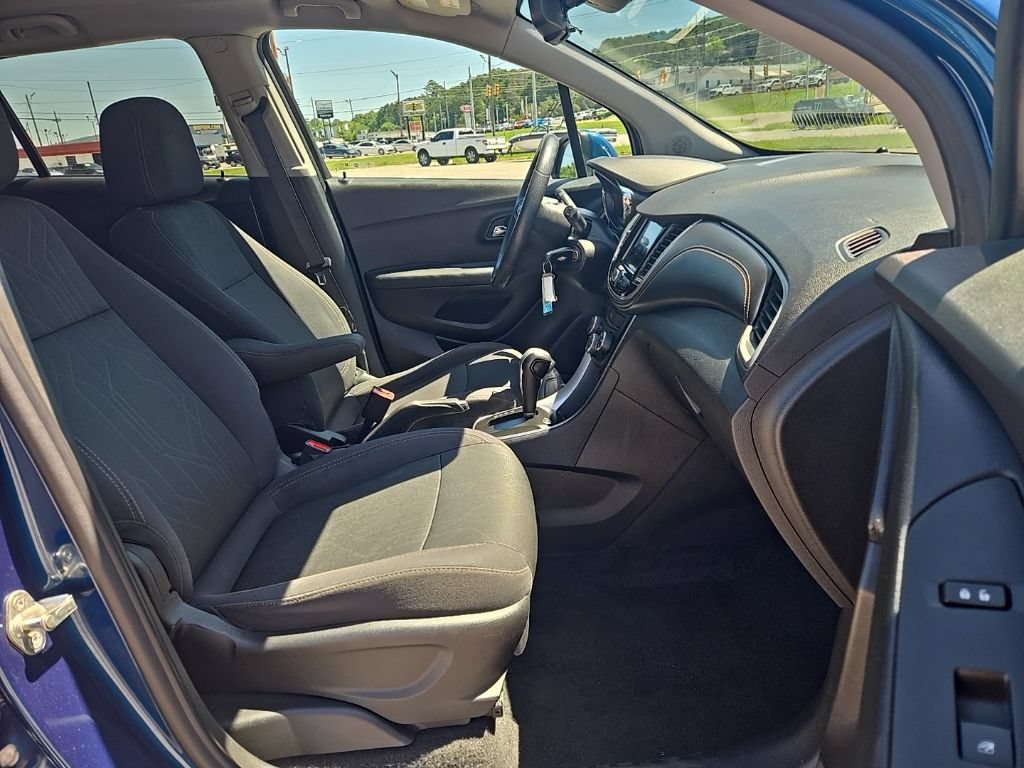 Used 2020 Chevrolet Trax LT FWD image 21