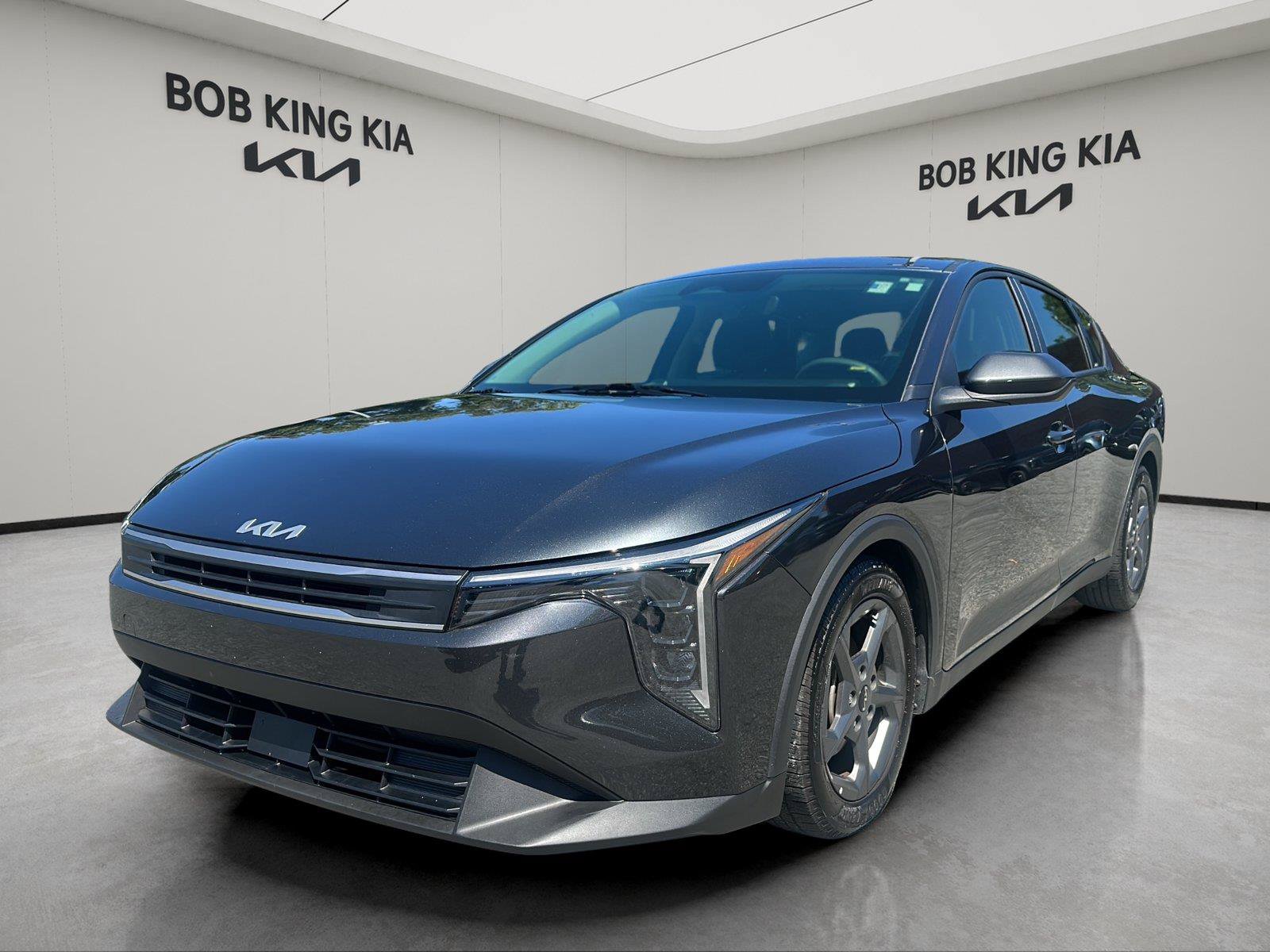 Used 2025 Kia K4 FWD image 1