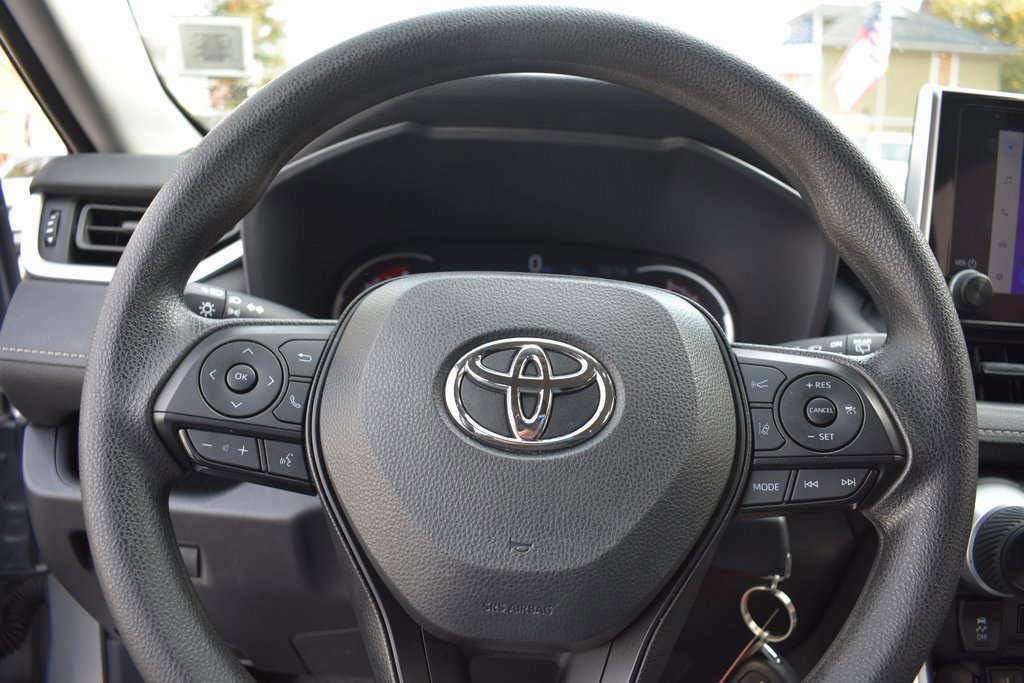 Used 2025 Toyota RAV4 LE image 15