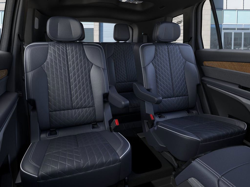 New 2026 Cadillac Vistiq Premium Luxury w/ LPO, Floor Liner Package AWD/4WD image 17