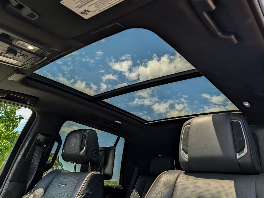 Used 2023 Cadillac Escalade Sport AWD/4WD image 38