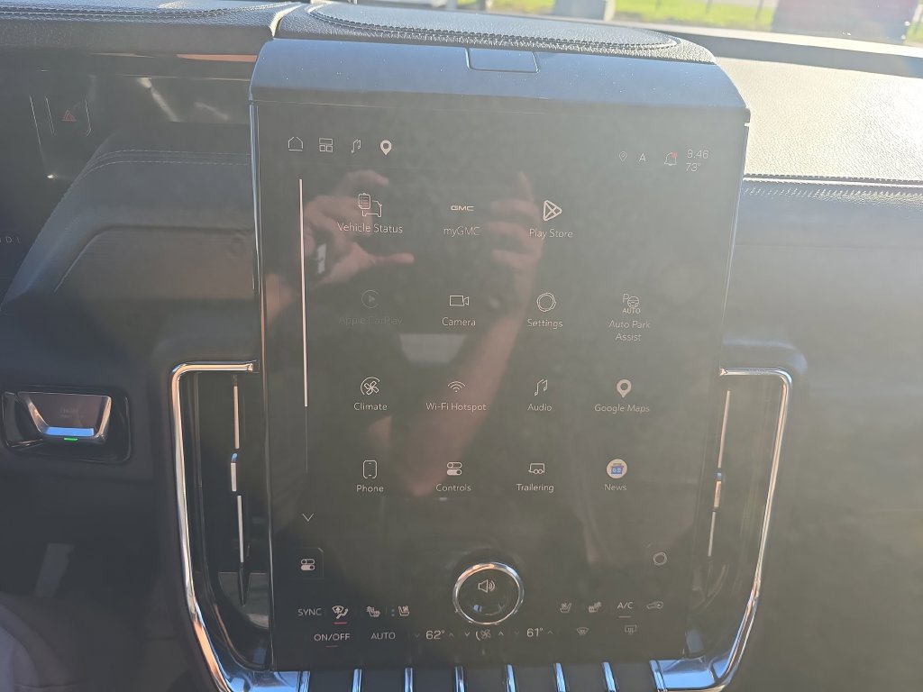 Used 2025 GMC Yukon Denali AWD/4WD image 38