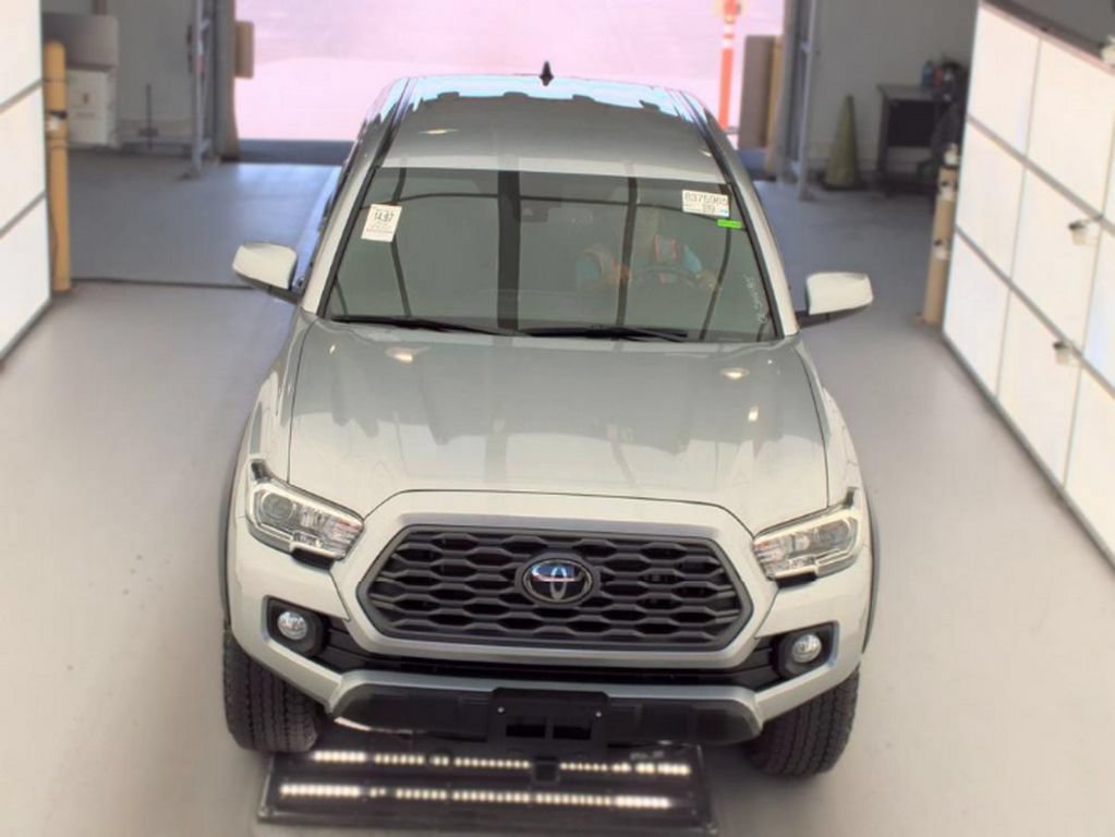 Used 2022 Toyota Tacoma TRD Off-Road AWD/4WD image 2