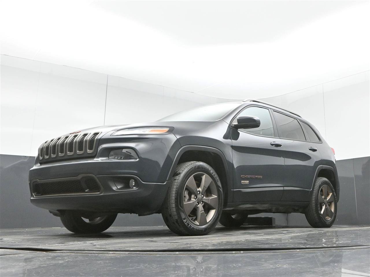 Used 2017 Jeep Cherokee 75th Anniversary AWD/4WD image 30