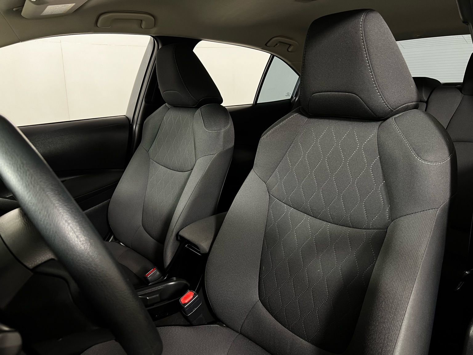 Used 2021 Toyota Corolla LE image 11