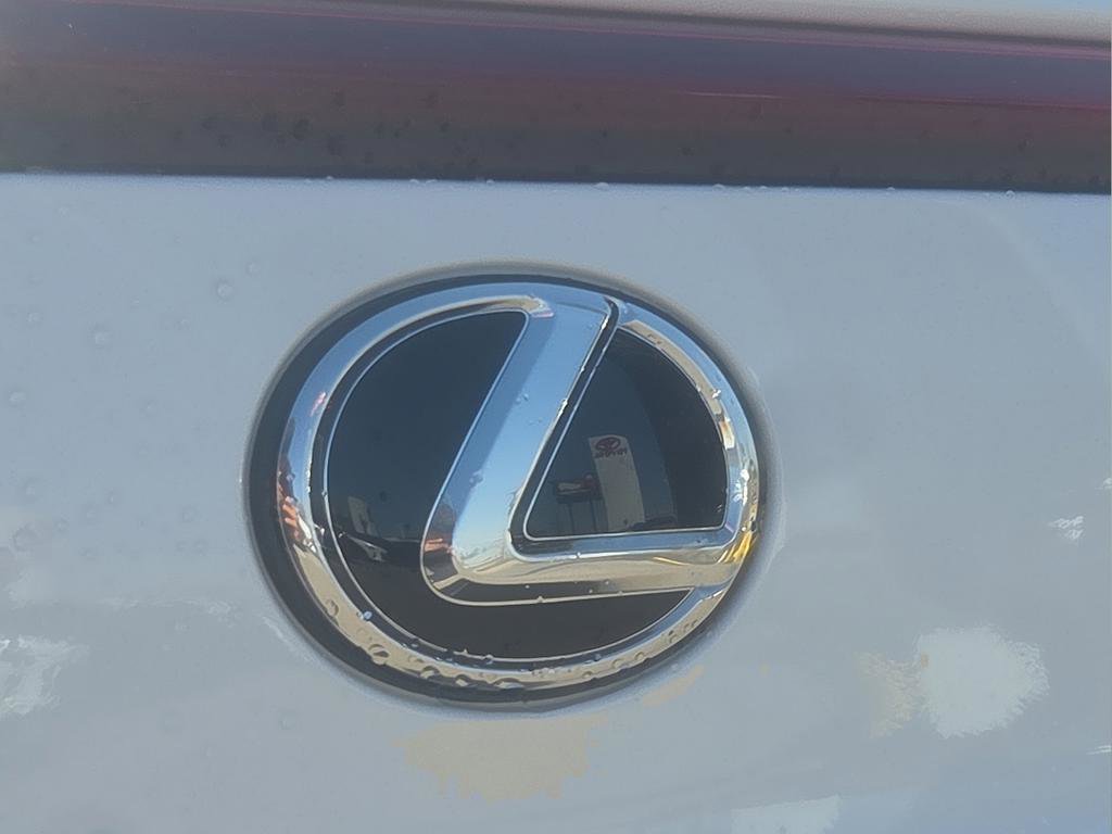New 2026 Lexus UX 300h FWD image 13