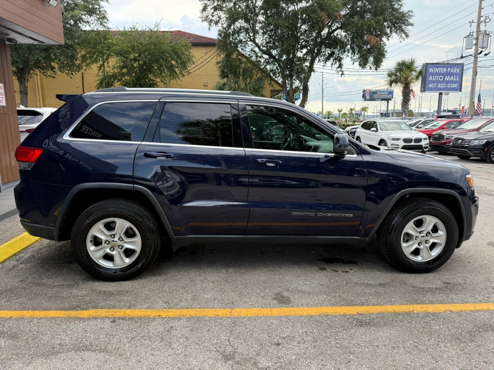 Used 2017 Jeep Grand Cherokee Laredo w/ Quick Order Package 2BE RWD image 5