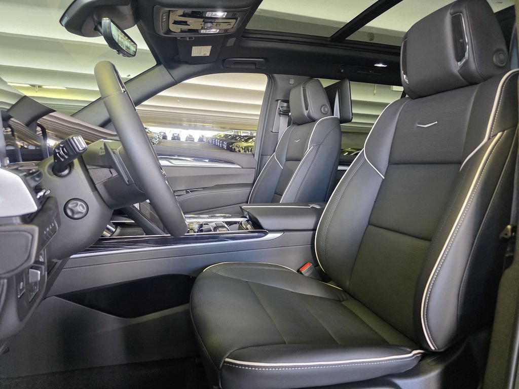 New 2026 Cadillac Escalade ESV Sport w/ Touring Package AWD/4WD image 19