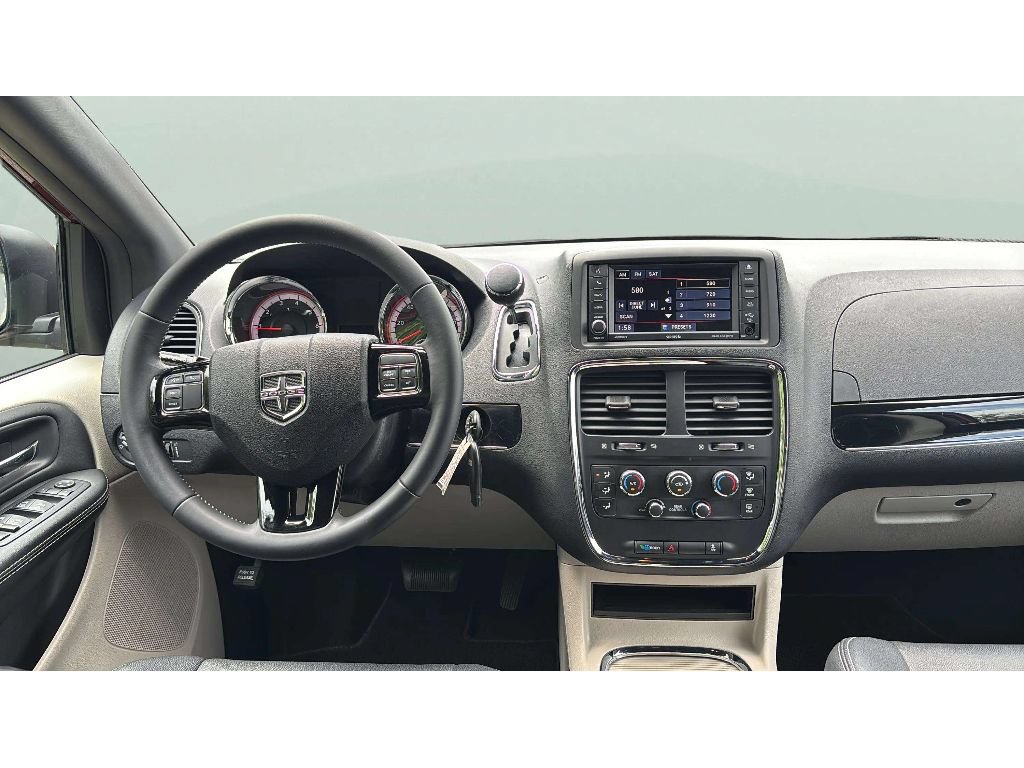 Used 2017 Dodge Grand Caravan SXT FWD image 16