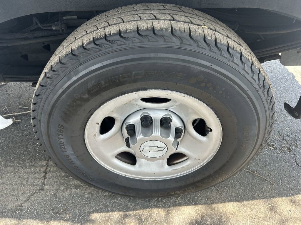 Used 2019 Chevrolet Express 2500 w/ Driver Convenience Package RWD image 10