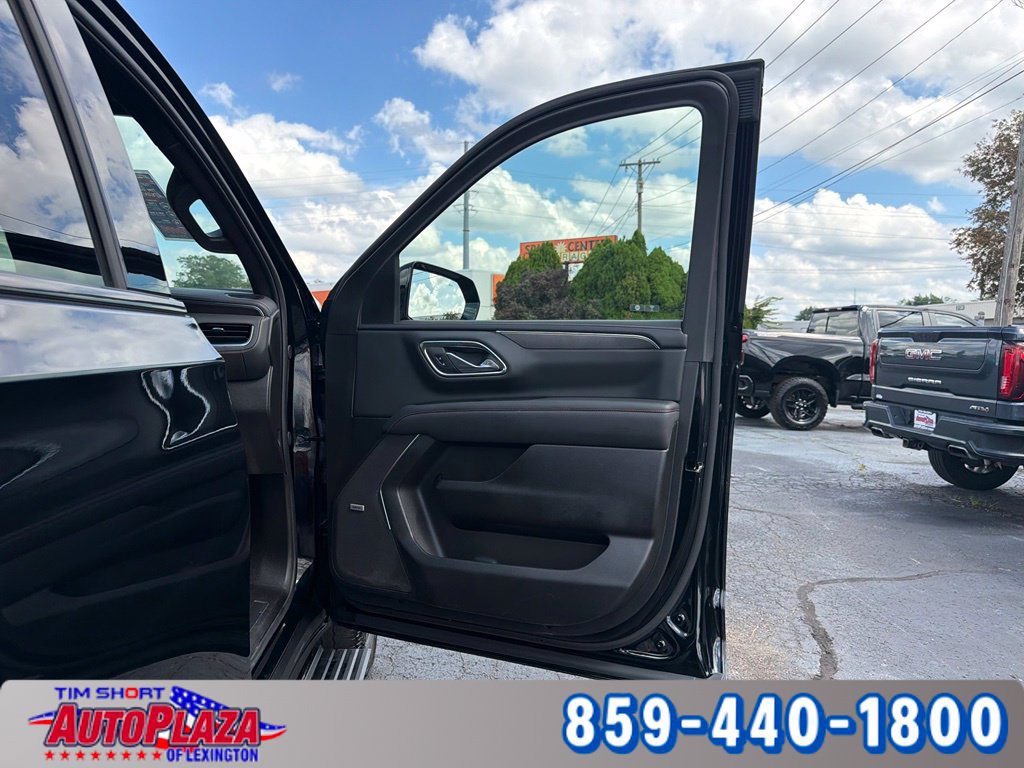 Used 2024 GMC Yukon XL AT4 w/ AT4 Premium Plus Package AWD/4WD image 39
