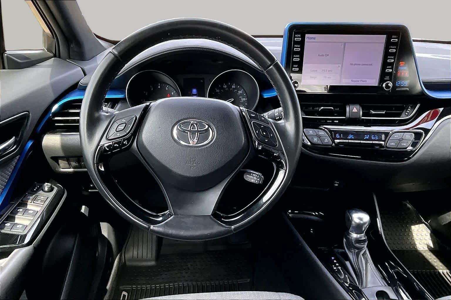 Used 2019 Toyota C-HR XLE FWD image 5
