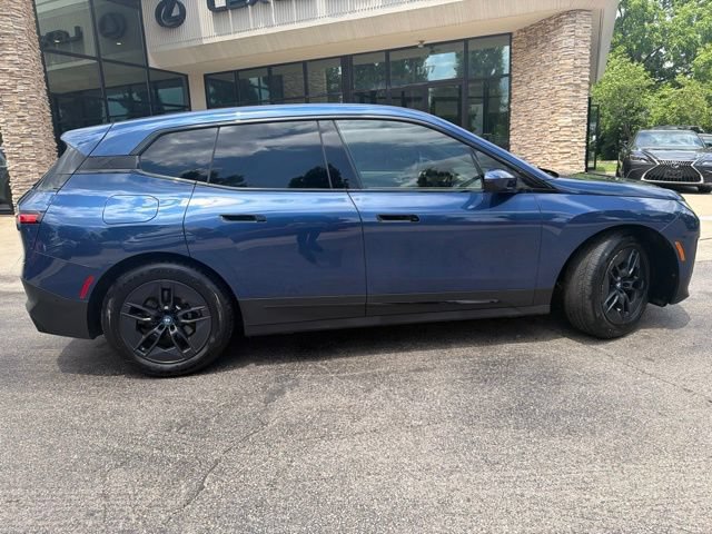 Used 2023 BMW iX xDrive50 w/ Premium Package AWD/4WD image 8
