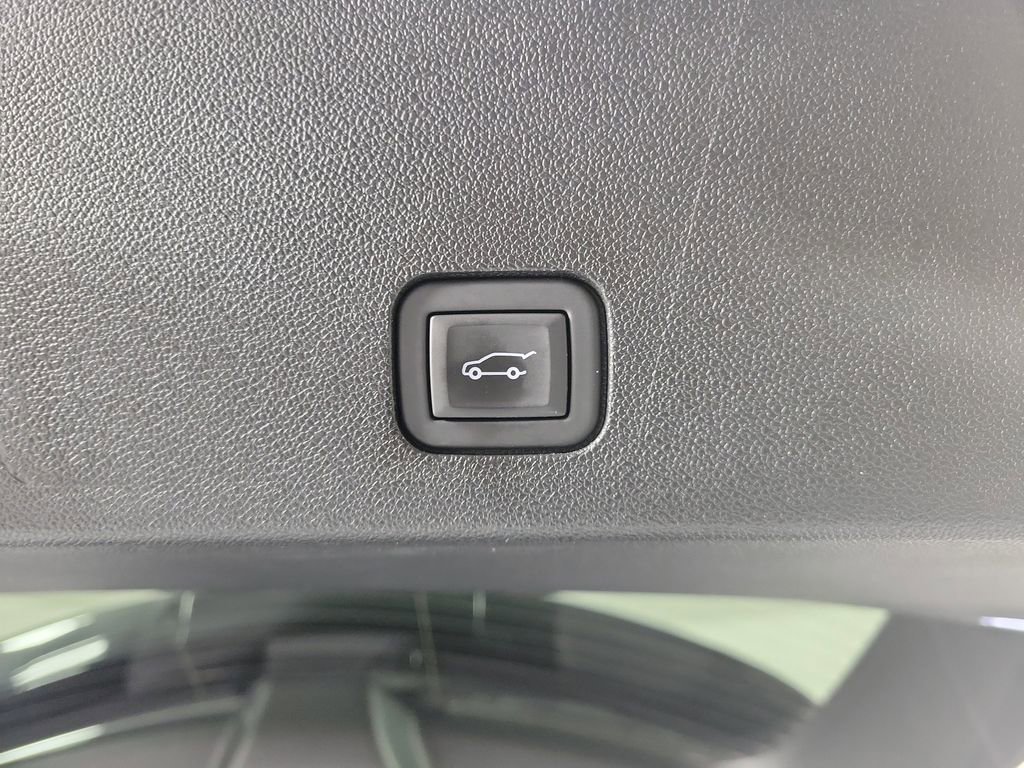 Certified 2024 Cadillac XT6 Premium Luxury w/ LPO, Floor Liner Package image 9