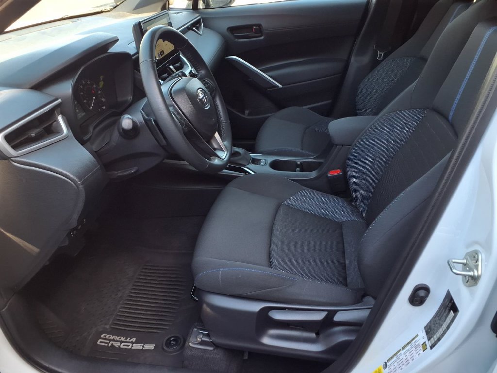 Certified 2024 Toyota Corolla Cross AWD Hybrid w/ Moonroof Package image 18