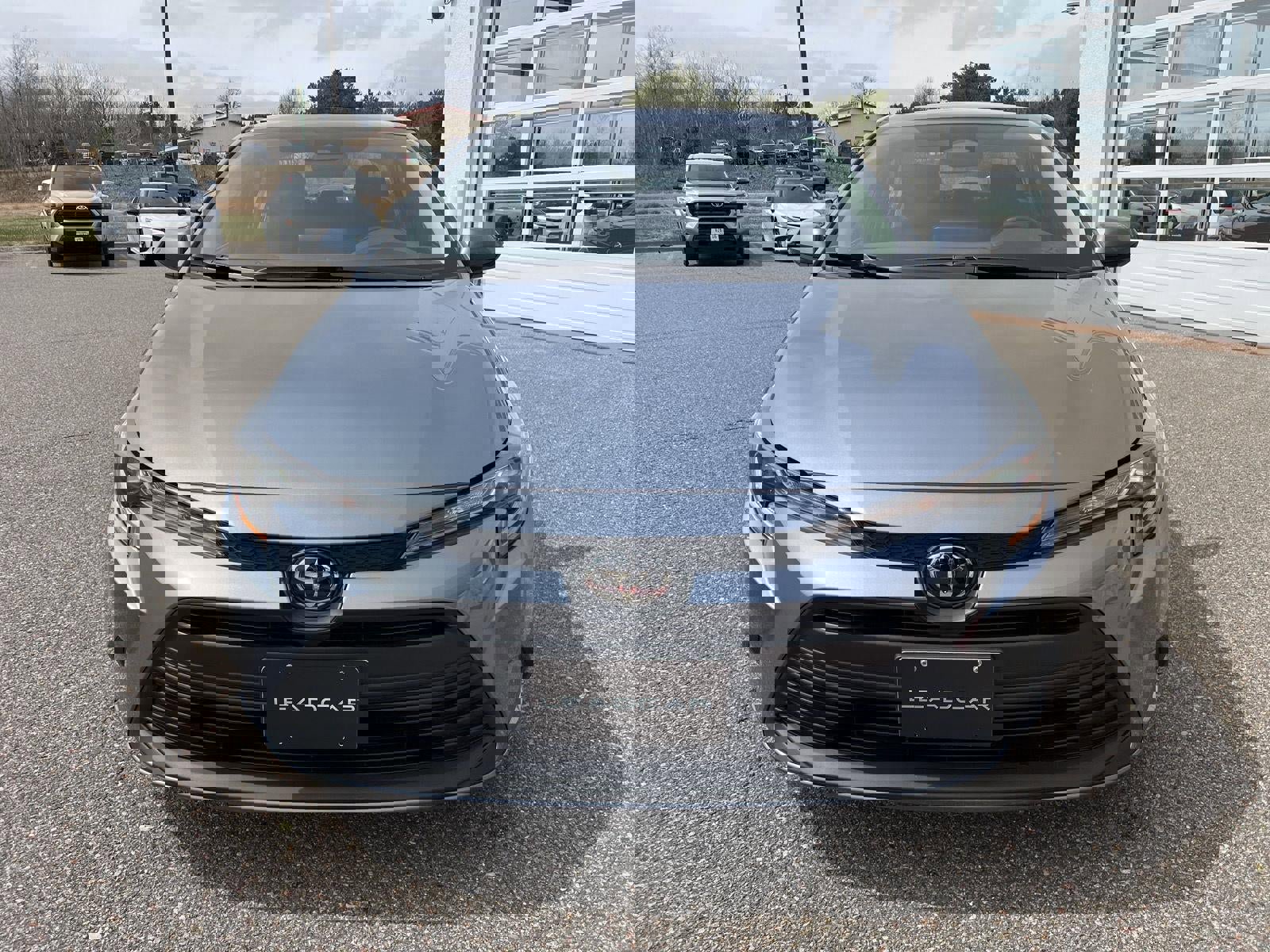 Used 2025 Toyota Corolla LE w/ LE Premium Package FWD image 8