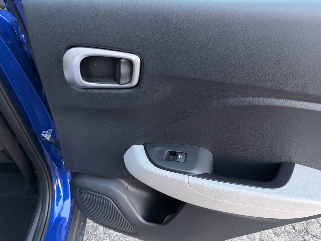 Certified 2025 Hyundai Venue SEL image 23