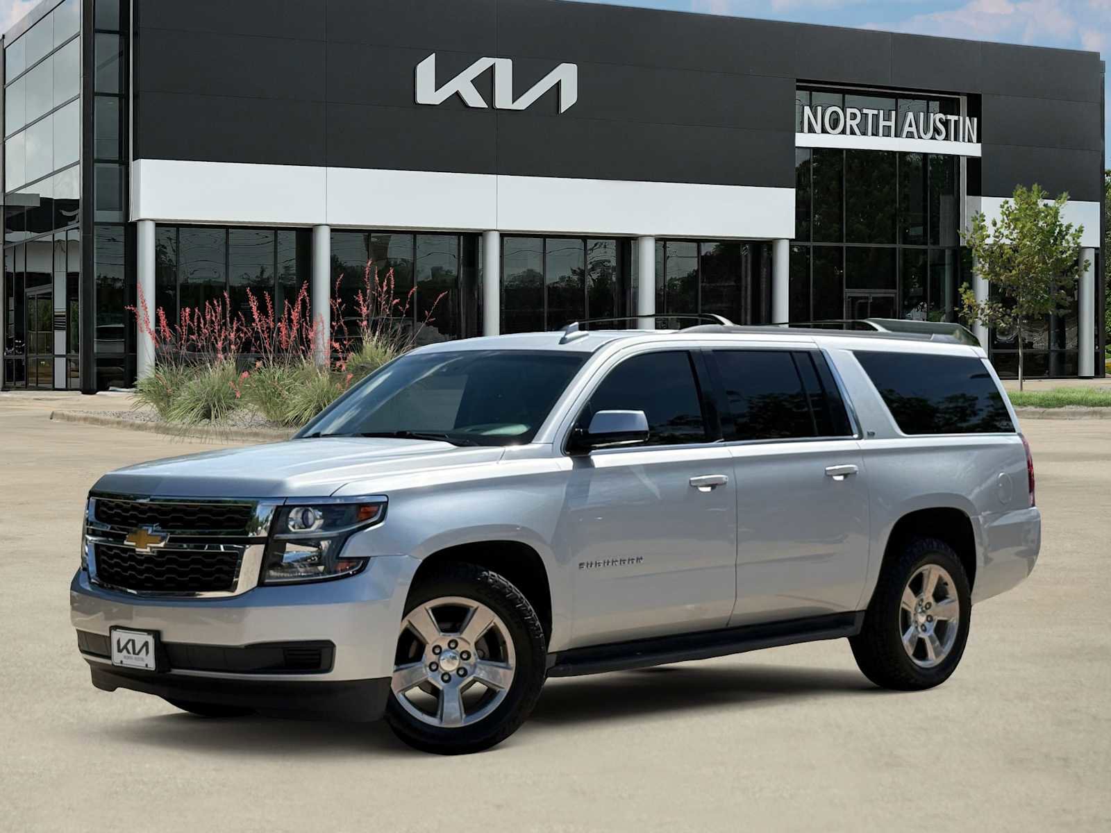 Used 2016 Chevrolet Suburban LS w/ Enhanced Driver Alert Package RWD image 1