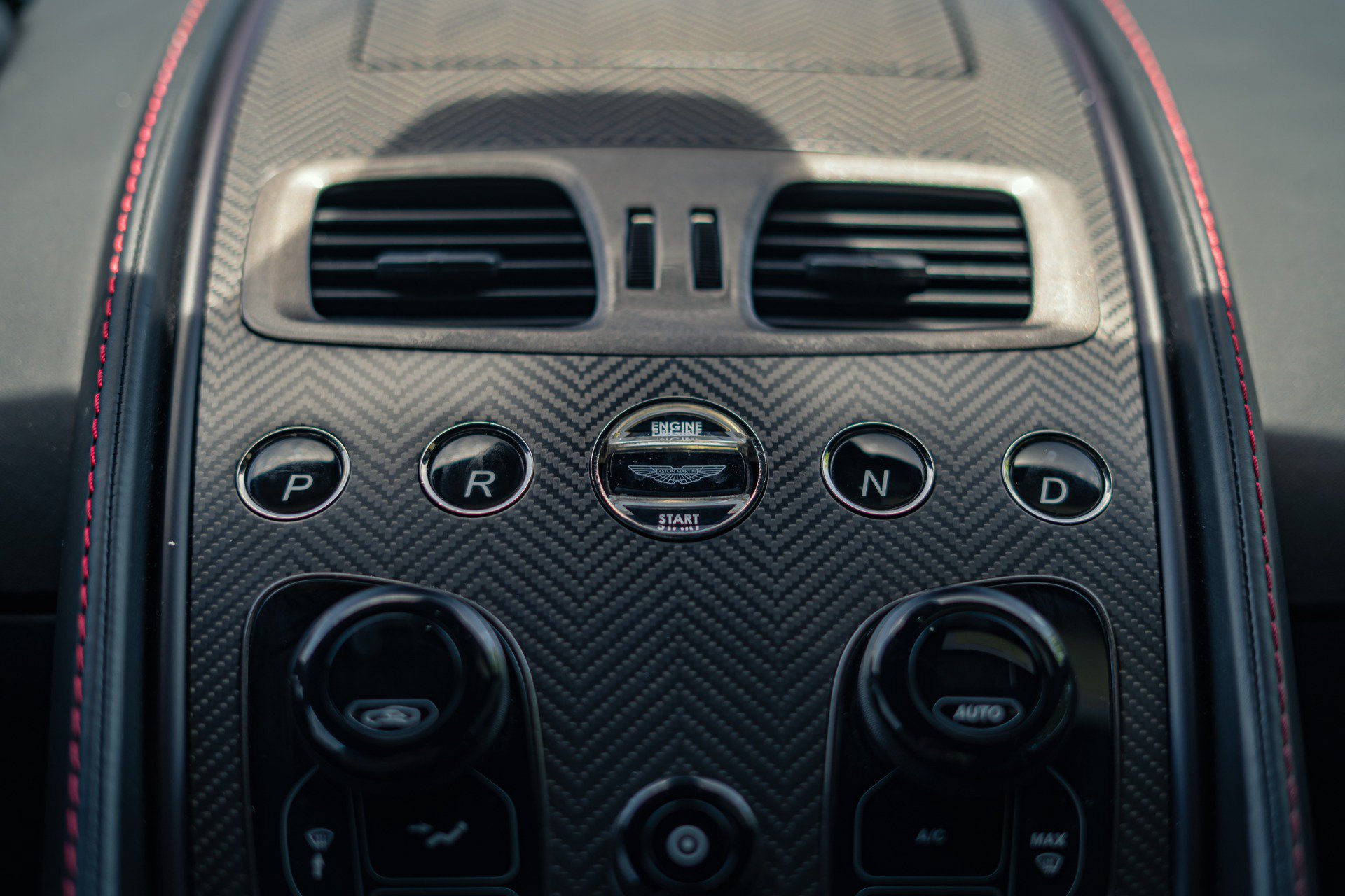 Used 2015 Aston Martin Vanquish Coupe RWD image 12