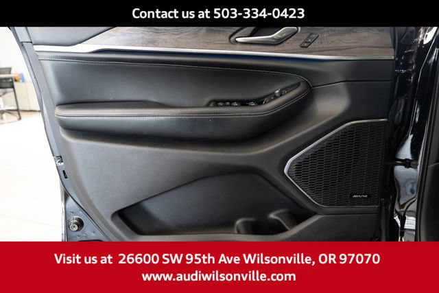 Used 2023 Jeep Grand Cherokee Overland AWD/4WD image 25