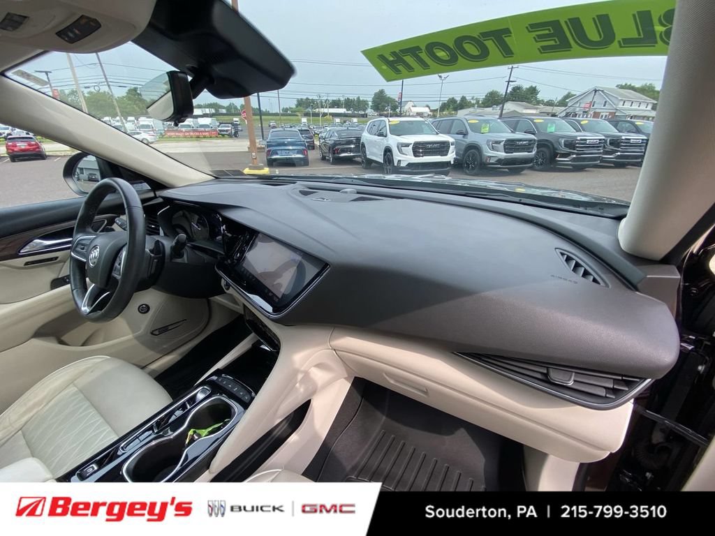 Certified 2021 Buick Envision Avenir w/ Technology Package II AWD/4WD image 33